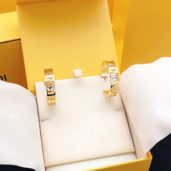 Always sold out at the end of the year Earrings 2023SS FENDI Fendi Always sold out at the end of the year Earrings 2023SS FENDI Fendi